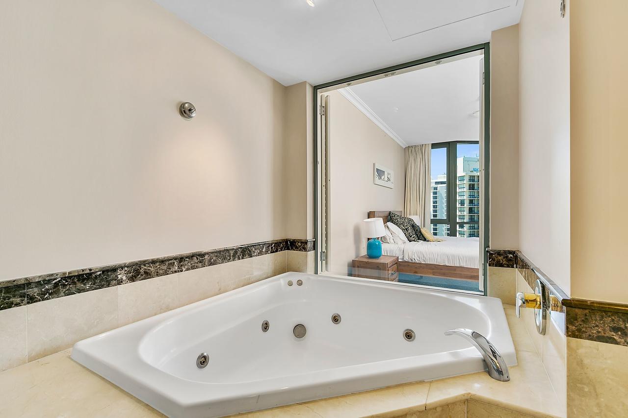 Legends 1 Bedroom Spa Suite - We Accommodate Голд-Кост Екстер'єр фото